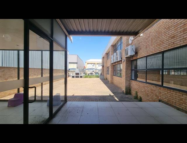 6,561M² WAREHOUSE TO LET IN HUGHES
